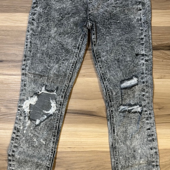 VERVET Distressed Grey Acid Wash Women's Jeans - Picture 3 of 9